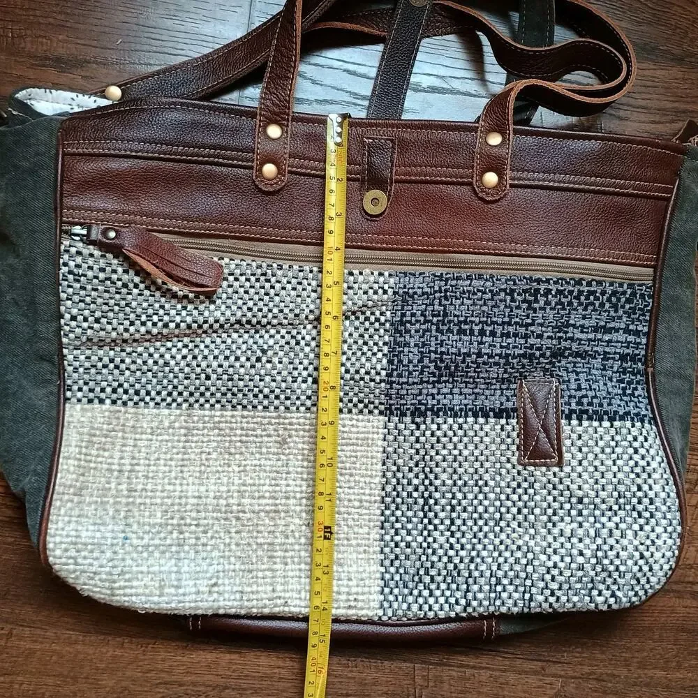 Myra messenger computer bag Very Clean Leather & Canvas